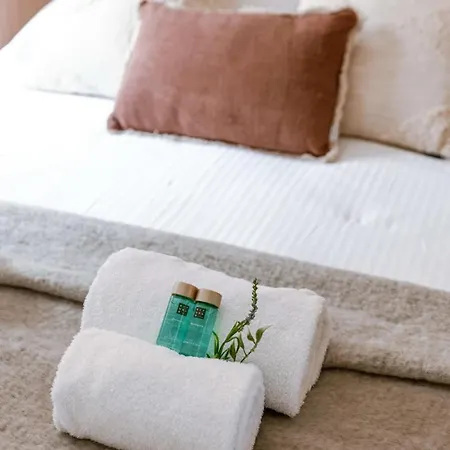 Huswell - Frontal Seaview In Lejlighed