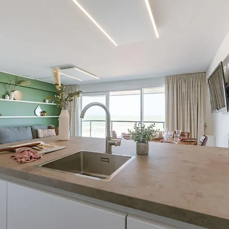 Huswell - Frontal Seaview In Lejlighed