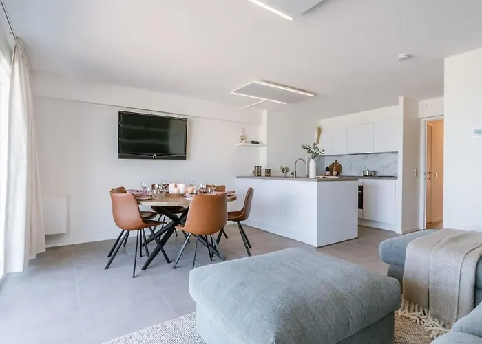 Huswell - Frontal Seaview In *