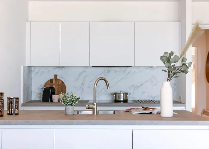 Huswell - Frontal Seaview In *