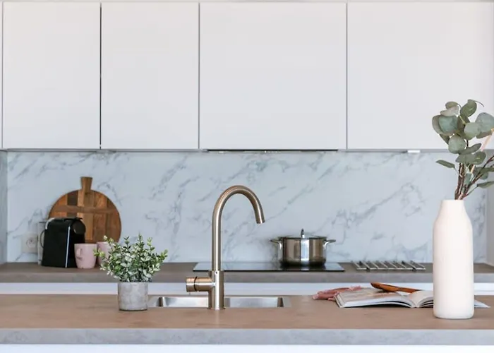 Huswell - Frontal Seaview In *